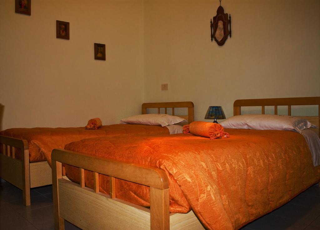 Hotel Falisco Fabrica di Roma Стая снимка