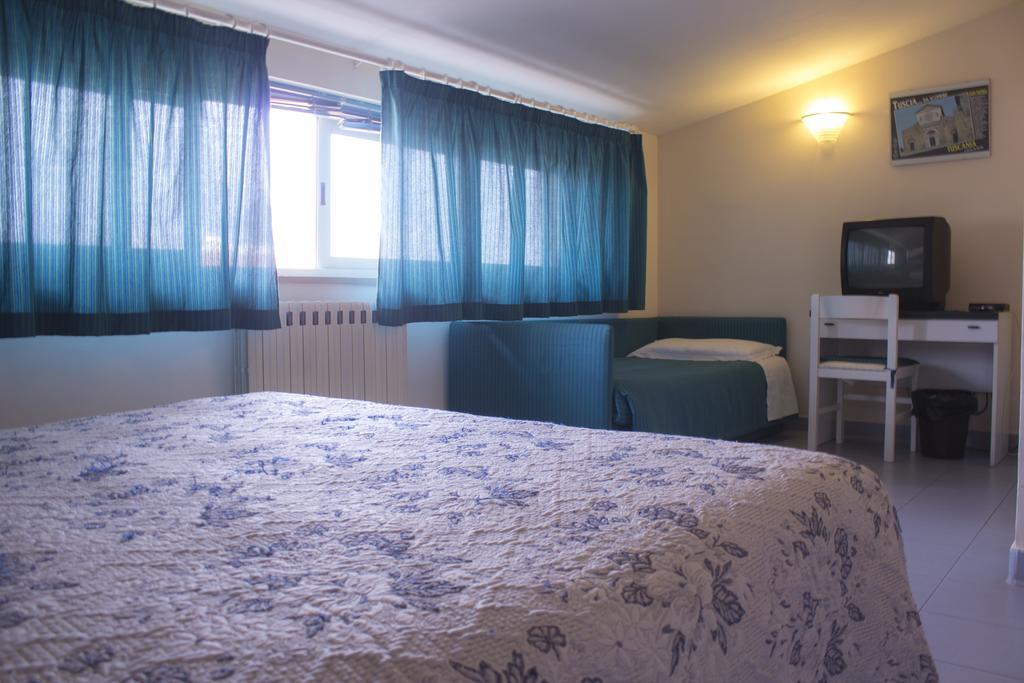 Hotel Falisco Fabrica di Roma Стая снимка